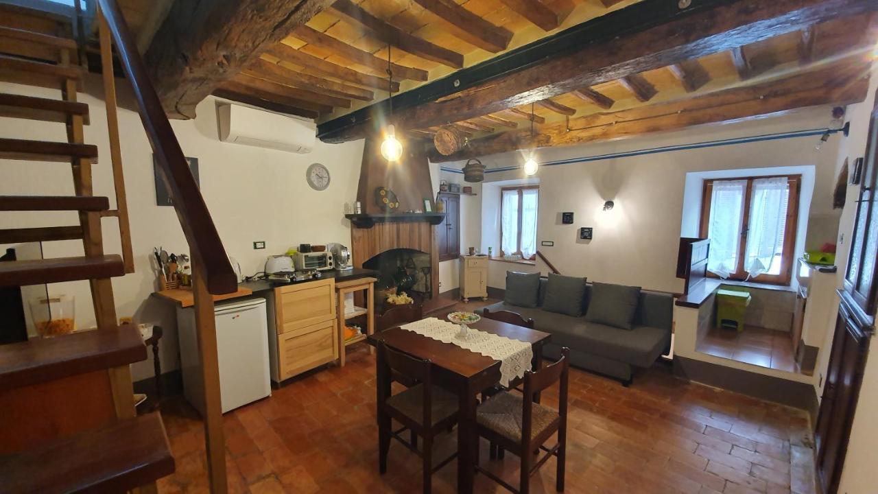 Le Casette Di Civitella- La Casa Di Rolando E Gina Apartamento Civitella Del Lago Exterior foto