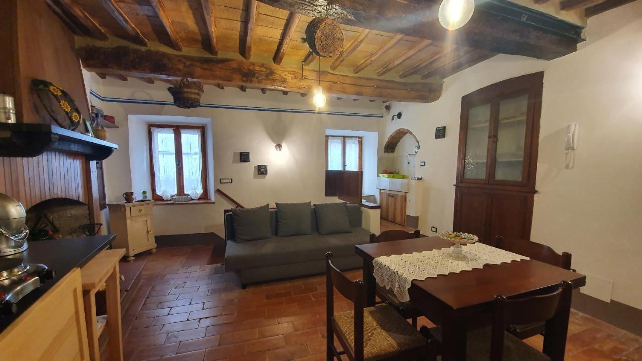 Le Casette Di Civitella- La Casa Di Rolando E Gina Apartamento Civitella Del Lago Exterior foto